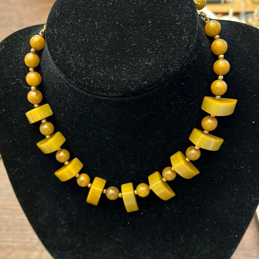 Bakelite Necklace/ Choker Olive Green. Rare Art Deco Vintage